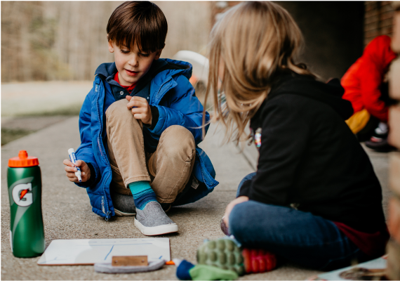 kids doing art